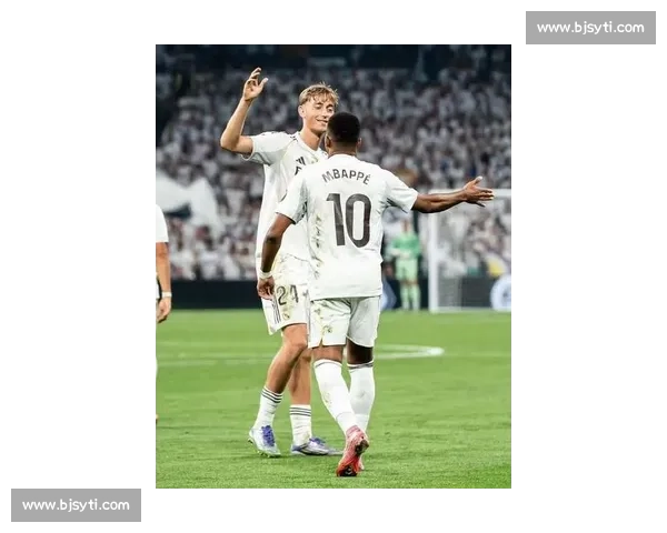 姆巴佩 9 场 12 球虐巴萨:本世纪第三,效率碾压 C 罗本泽马 姆巴佩 9 场 12 球虐巴萨:本世纪第三,效率碾压 C 罗本泽马