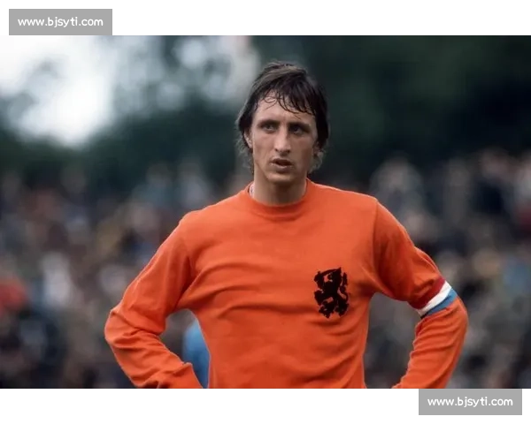 巴萨更衣室老照片曝光:从克鲁伊夫球鞋到梅西涂鸦的红蓝岁月 巴萨更衣室老照片曝光:从克鲁伊夫球鞋到梅西涂鸦的红蓝岁月