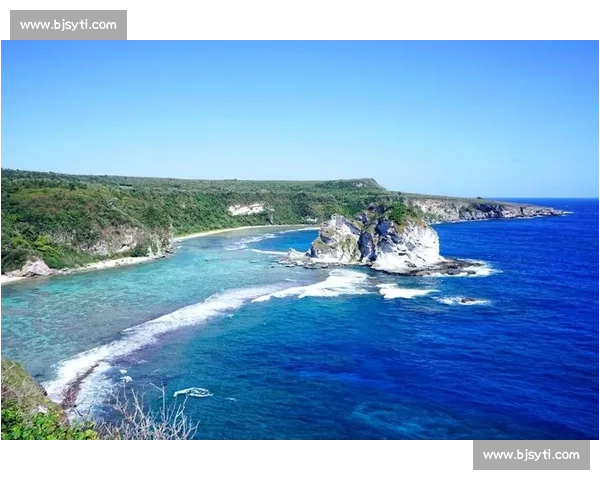 北马群岛跨界王巴勃罗：绿茵守土，羽场挥拍，哨声不停