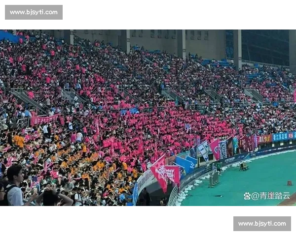 苏超赛场惊现 “江南四大才子”！魔性混搭经典音乐引爆全场笑点